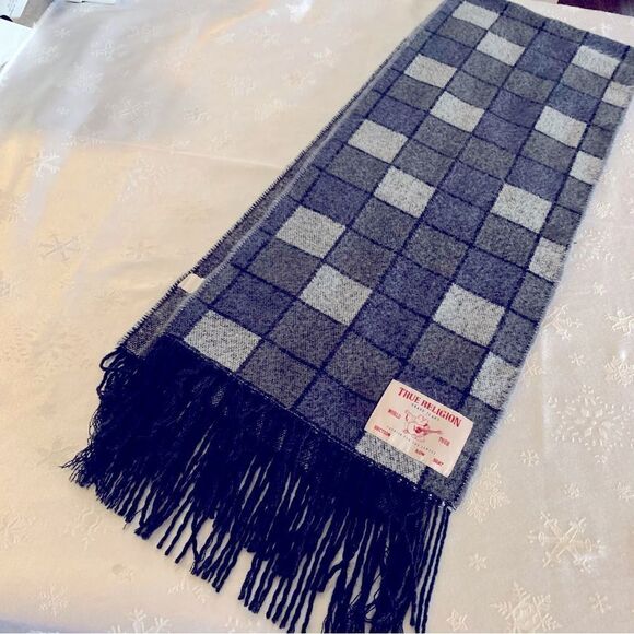True Religion Scarf Black & Gray 68”x13.5” Gorgeous - Picture 1 of 5